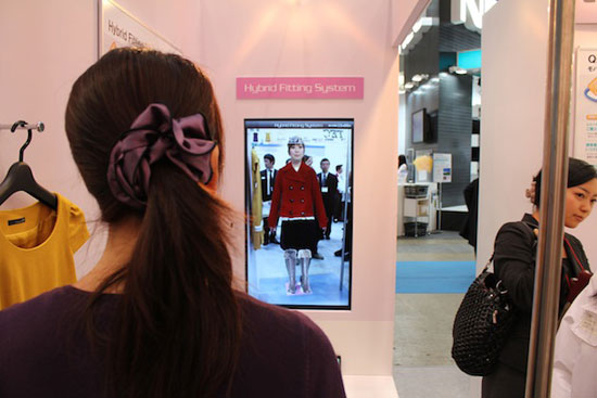 Augmented-reality-helps-to-make-consumer-experience