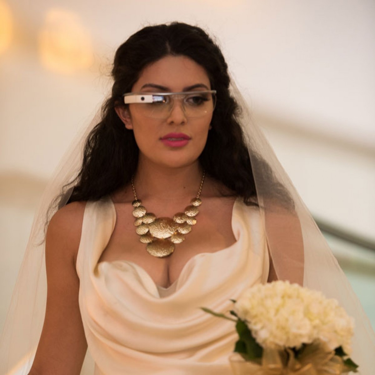 Do-Google-Glass-fit-the-bride