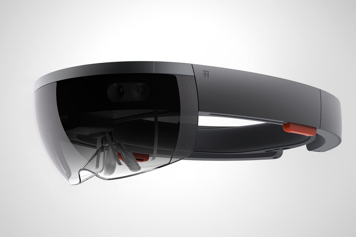 Microsoft-HoloLens-perect-augmented-reality