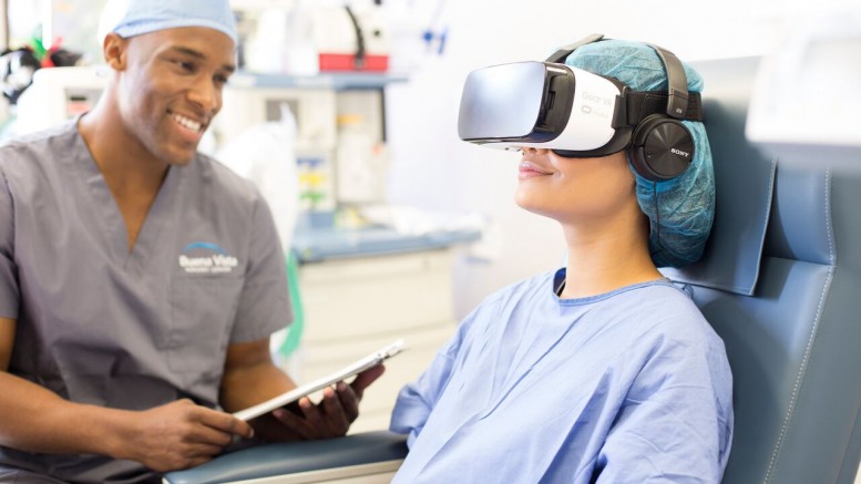 doctors-reduce-patient-anxiety-with-the-use-of-virtual-reality